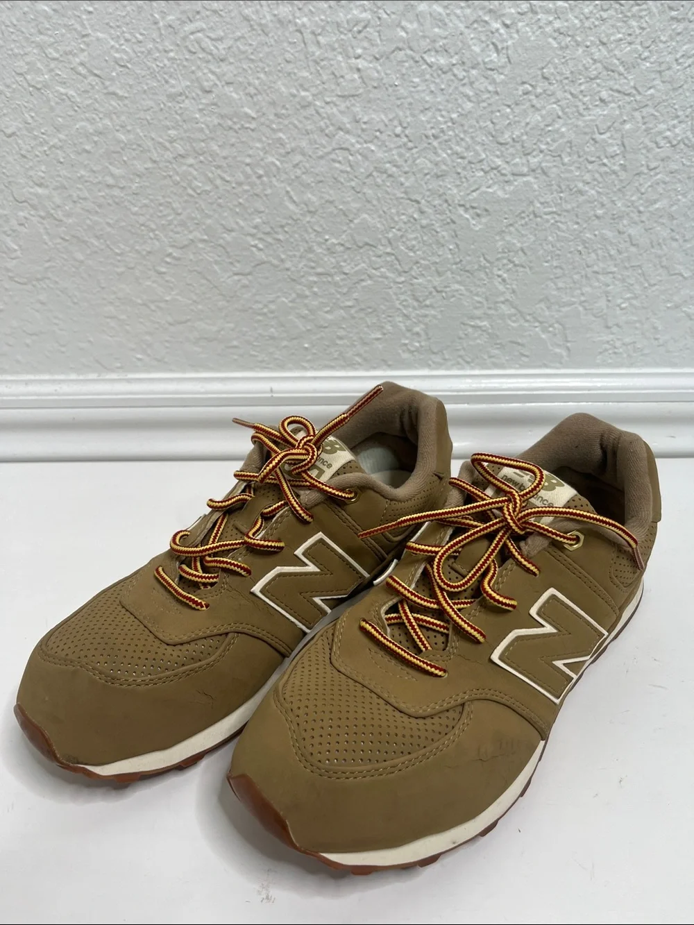 New Balance 574 Men's Outdoor Athletic Sneakers Sz 7